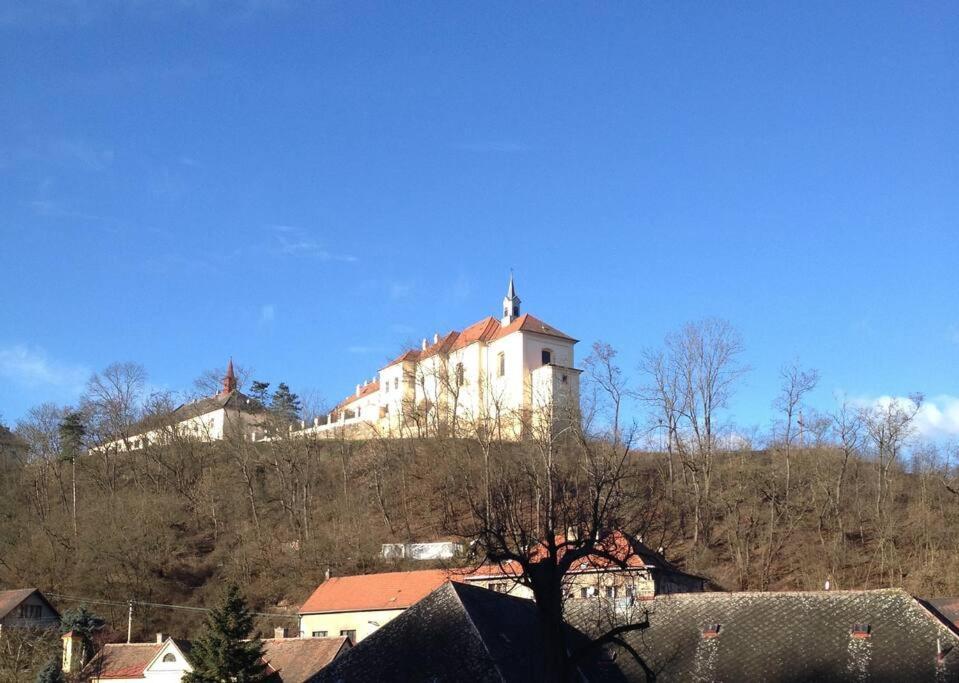 Apt. Overlooking The Castle Nizbor20Km From Prague Ngoại thất bức ảnh